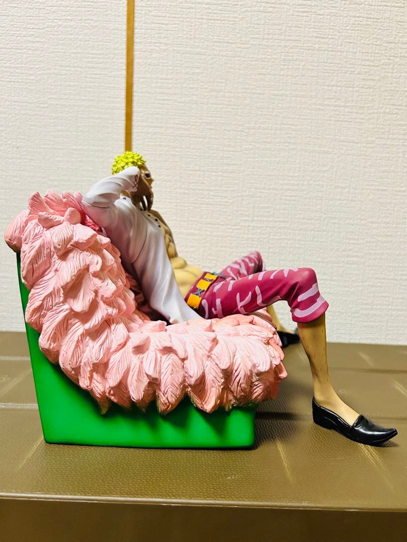 ドフラミンゴ　アーカイブコレクション ワンピース フィギュア