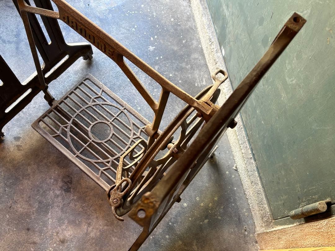 ジャノメ 足踏みミシン脚 アンティーク レトロ テーブル②