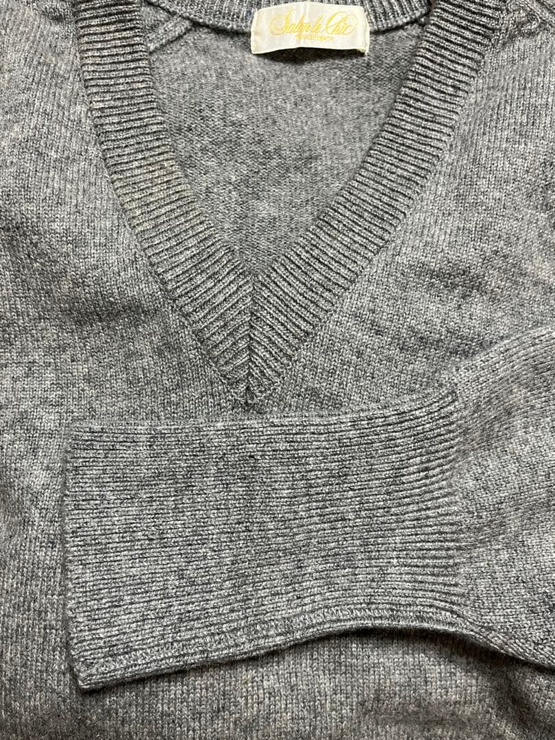 Ｖネックカシミヤセーター