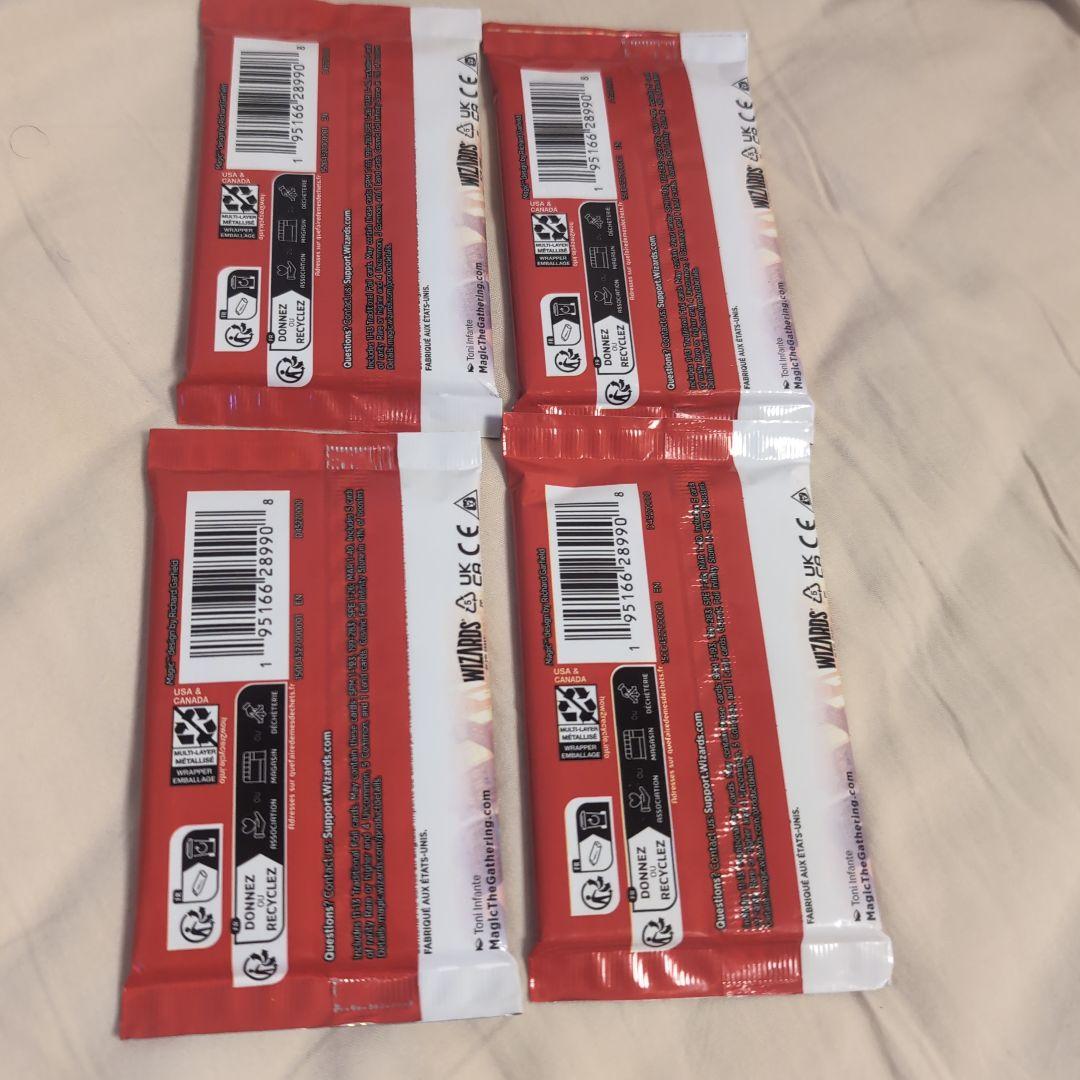 マジック：ザ・ギャザリング スパイダーマン コレクターブースター 4パック 英語