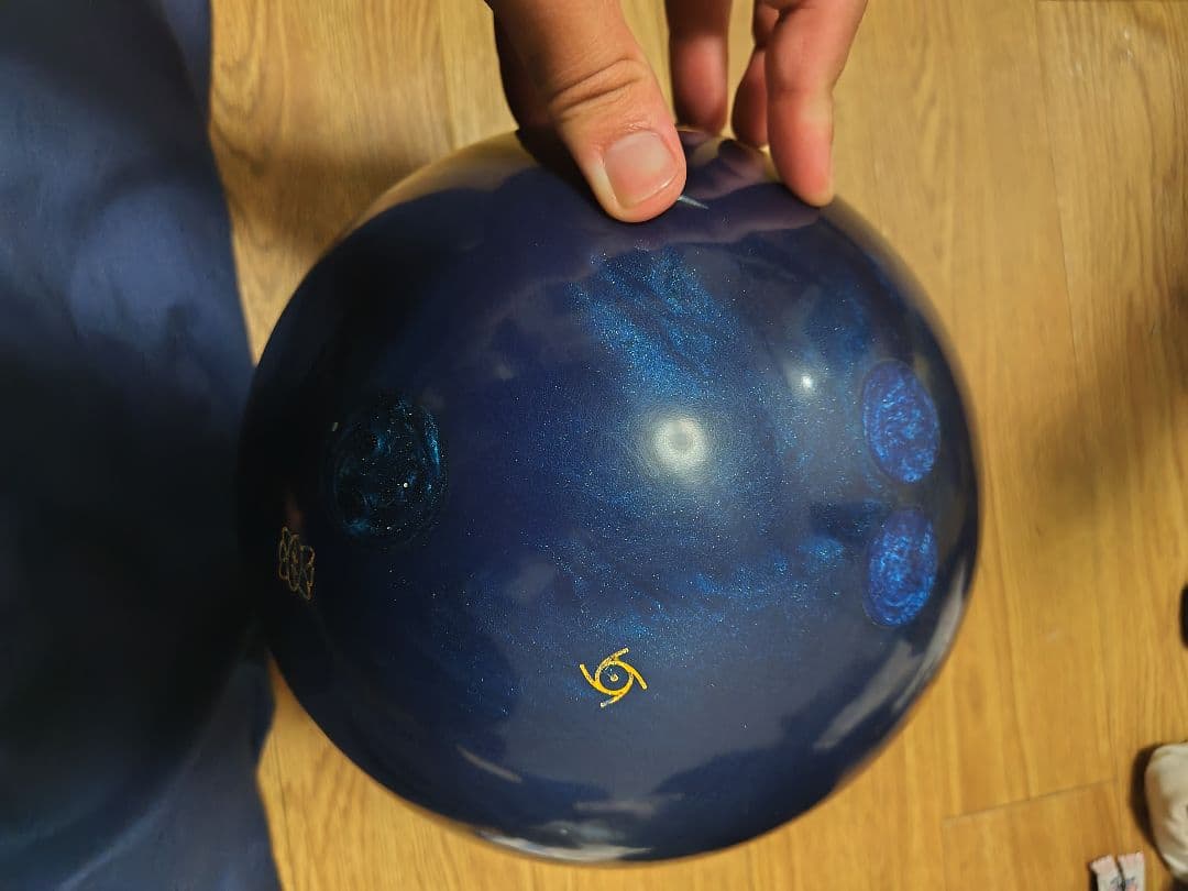 ボウリングボール　ピュアフィジックス 15ポンド