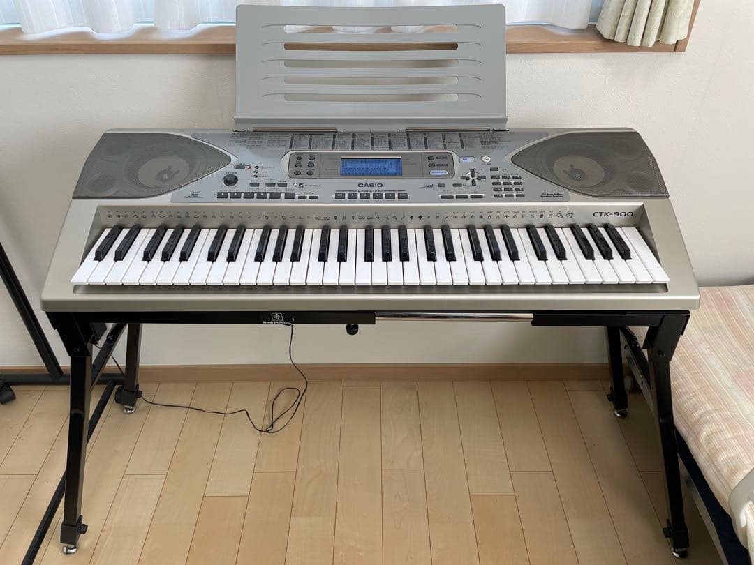 電子キーボード　CASIO CTK-900