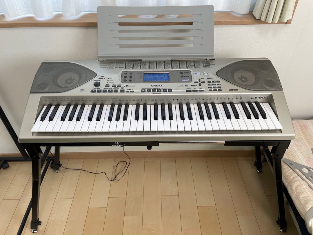 電子キーボード　CASIO CTK-900
