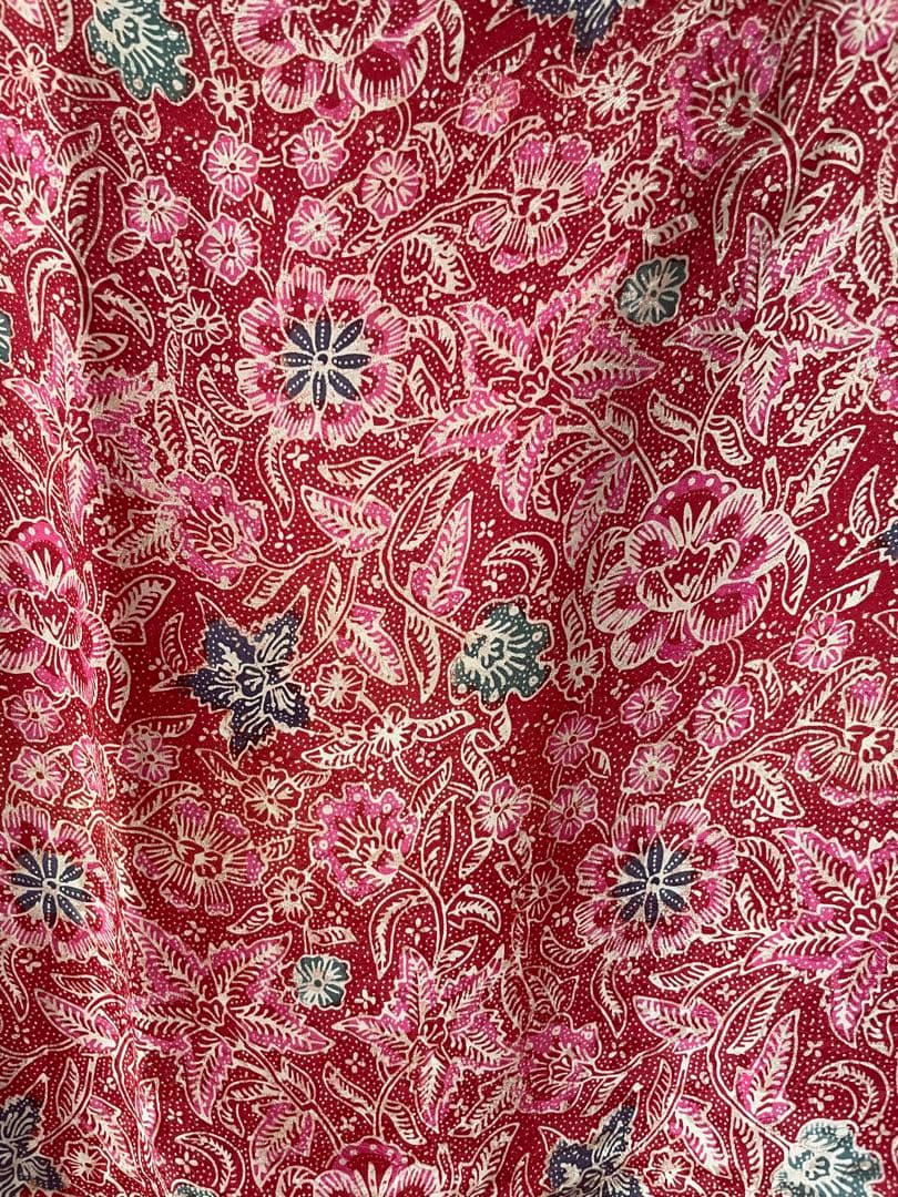 手描きシルクバティック　フラワー　赤