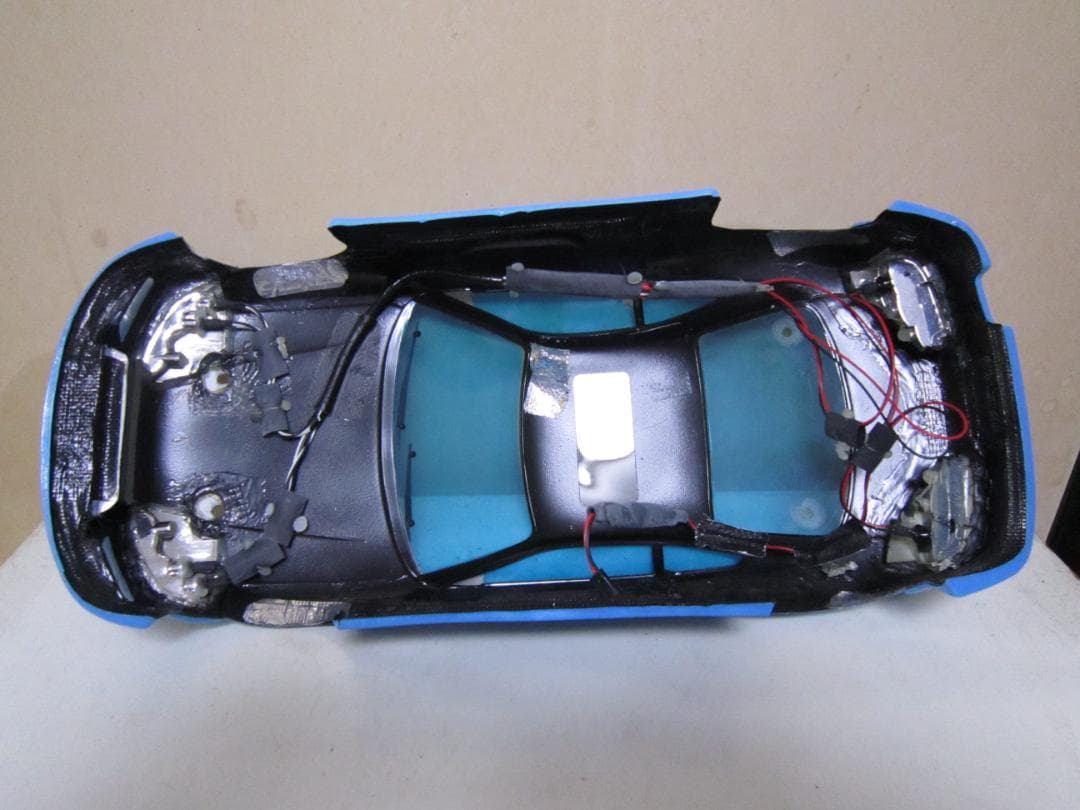 もの凄く高そうな yokomoって書いてあるラジコンカー 送料込みです