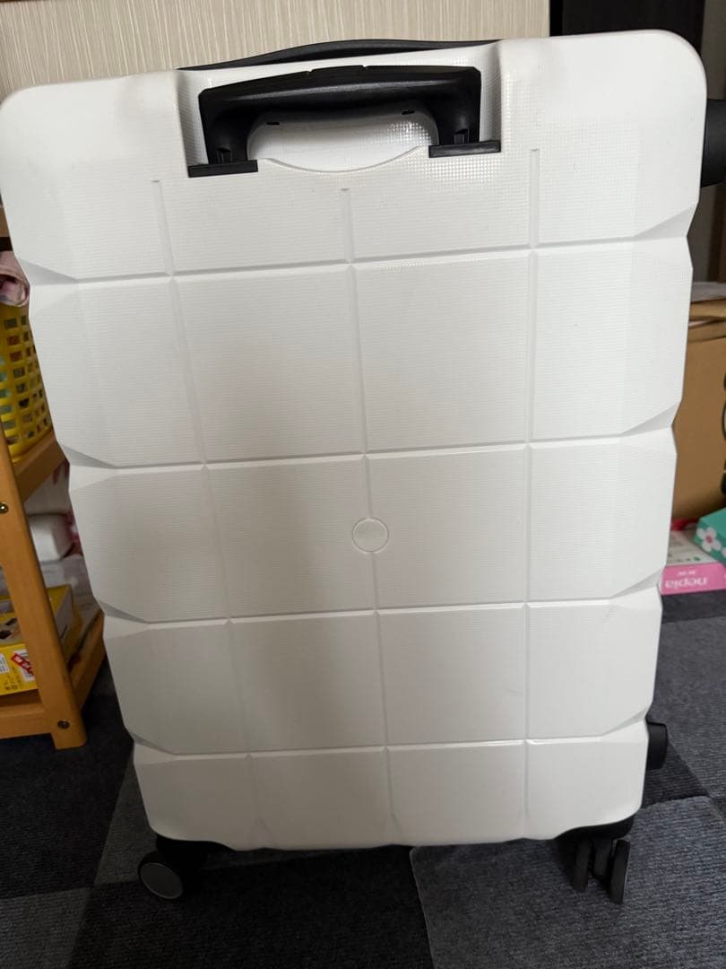 RIMINI （ワールドトラベラー）ホワイトスーツケース 中型 4輪