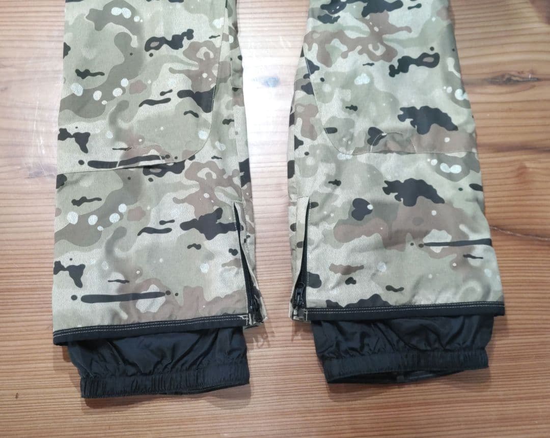 バートン BURTON　スノーボード　パンツ　カモフラ　メンズS　匿名