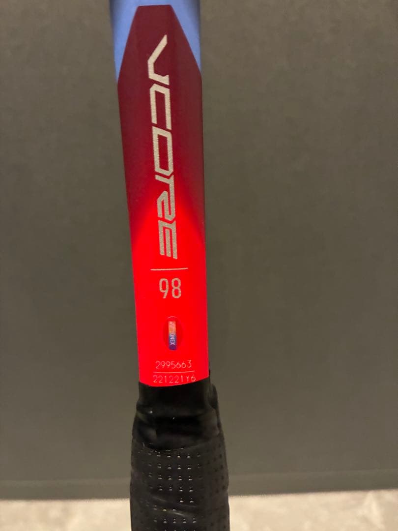 VCORE 98 テニスラケット
