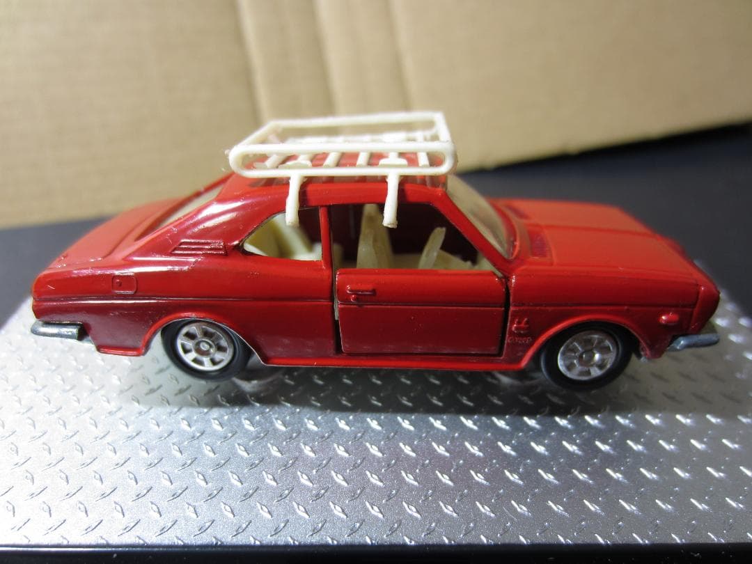 黒箱トミカ【サーフィンキャリア仕様】本田技研／ホンダクーペ９