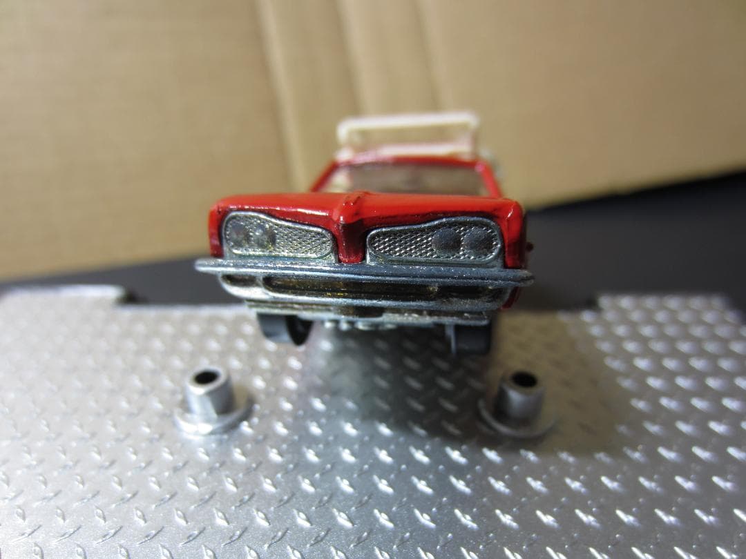 黒箱トミカ【サーフィンキャリア仕様】本田技研／ホンダクーペ９