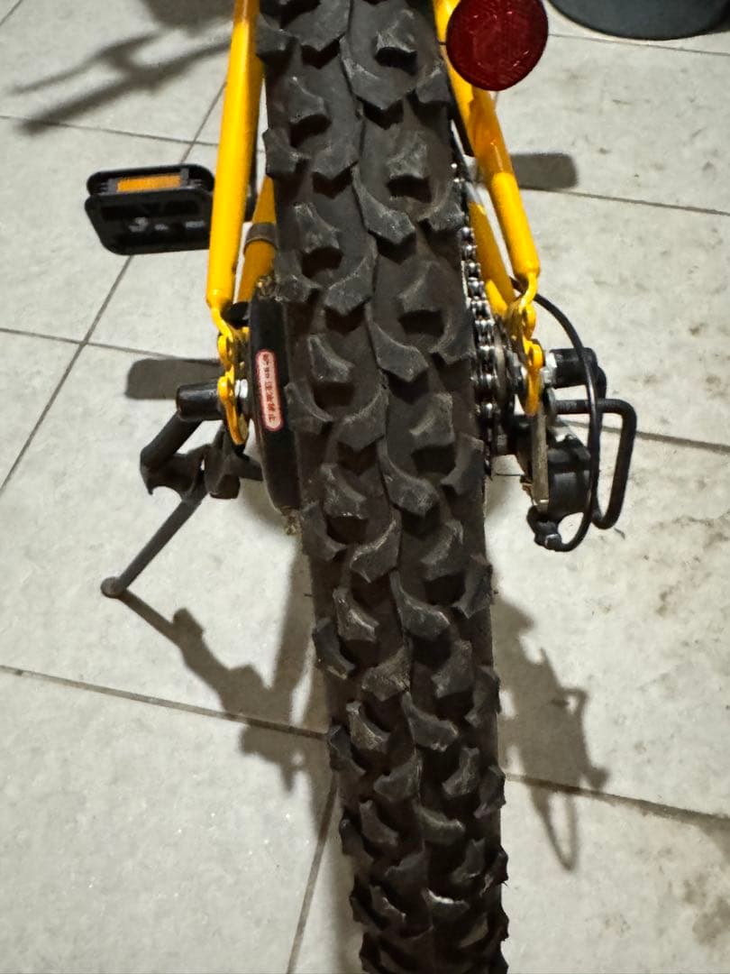 HUMMER キッズ自転車 イエロー 前カゴ付き 22インチ