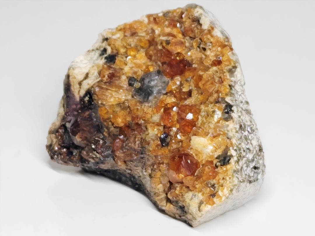 スペサルチン 60g 柘榴石 ガーネット 鑑賞石 原石 自然石 誕生石 鉱物鉱石