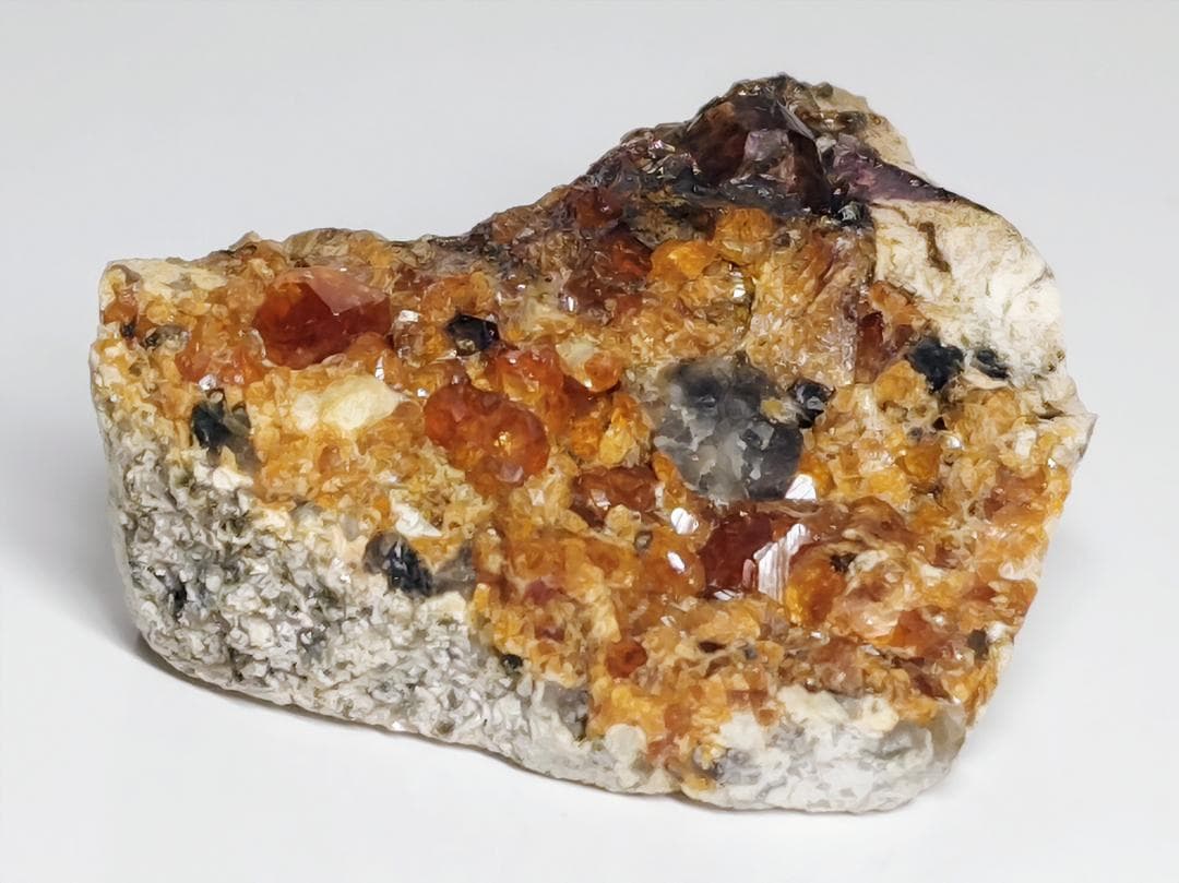 スペサルチン 60g 柘榴石 ガーネット 鑑賞石 原石 自然石 誕生石 鉱物鉱石