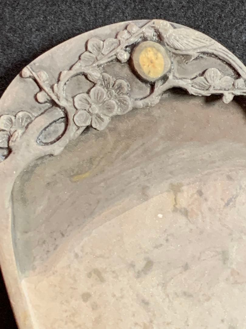 中国古硯　端渓硯　石筋模様　木箱入り　未使用品　梅に鳥彫刻　石目硯石　古硯