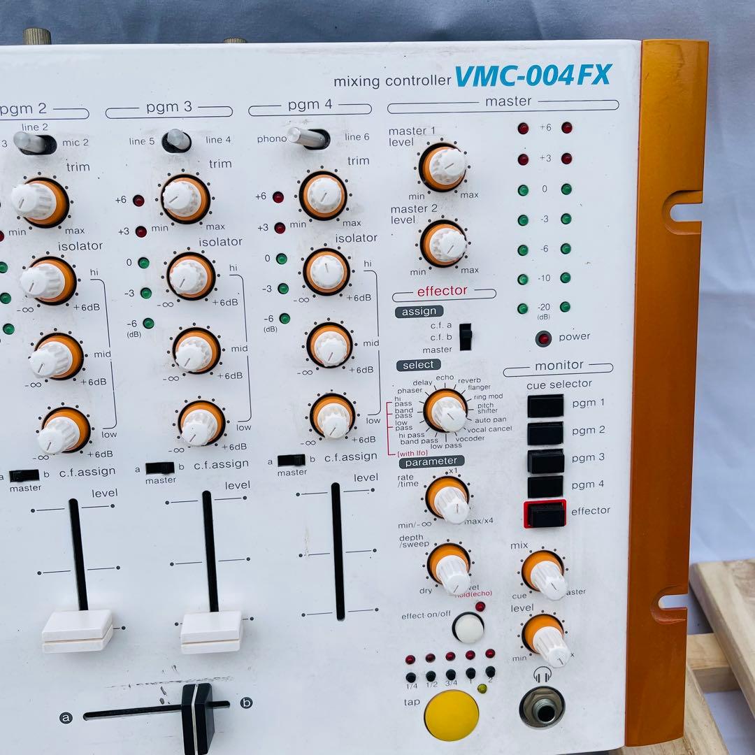 Vestax VMC-004 FX DJミキサー105