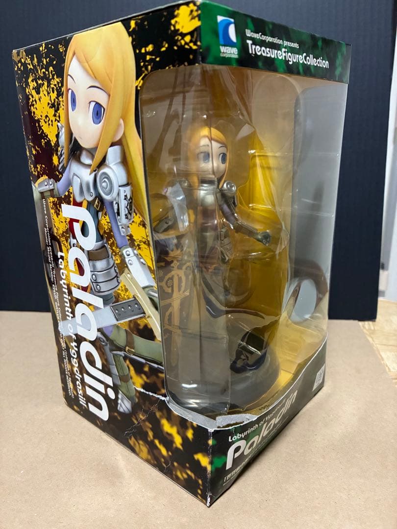 世界樹の迷宮　パラディンの女の子　フィギュア　新品未開封