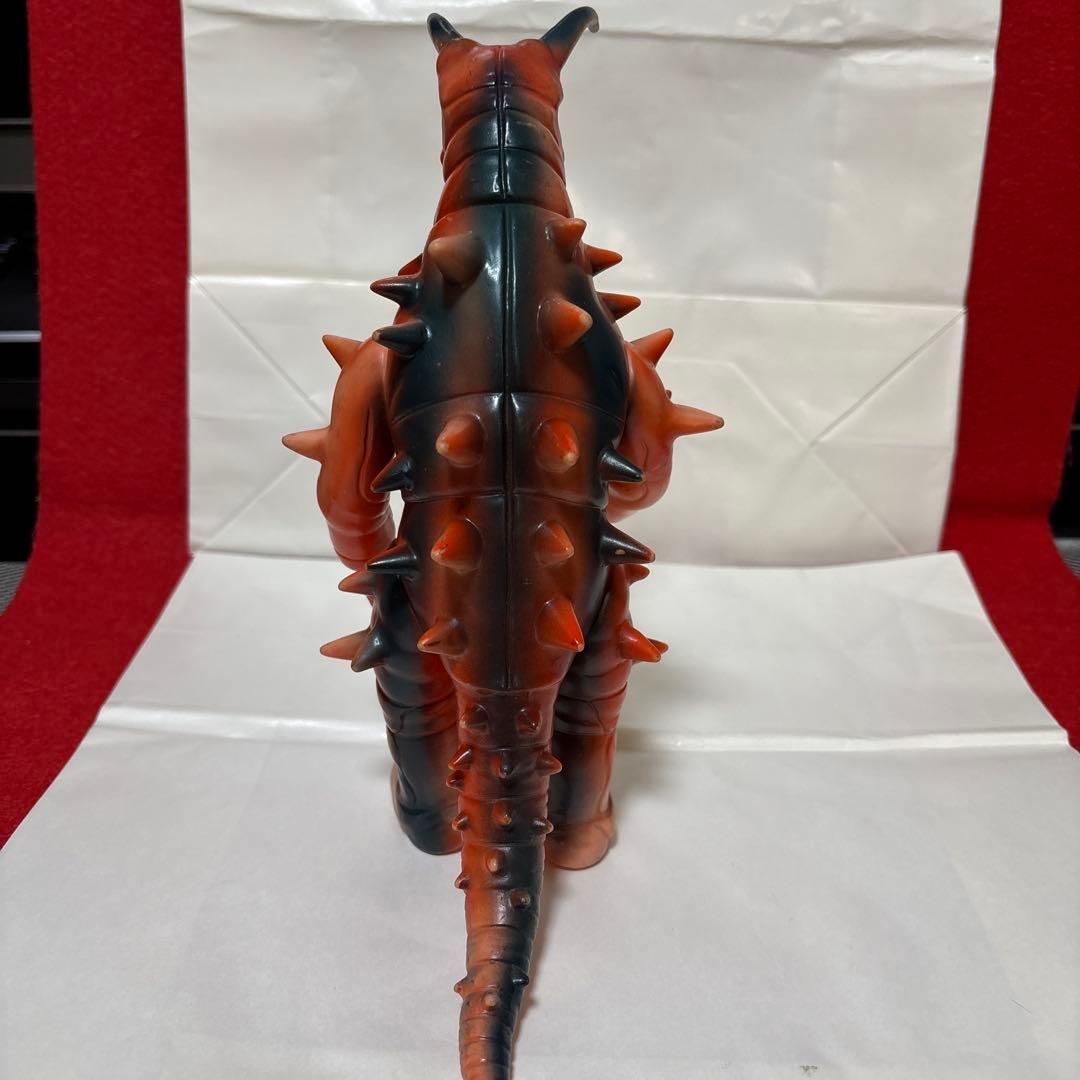 グドン　肌色成形色　超レア Siri