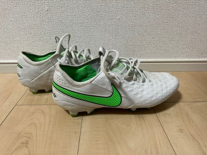 ナイキ レジェンド 8 プロ FG(ホワイト×グリーン)