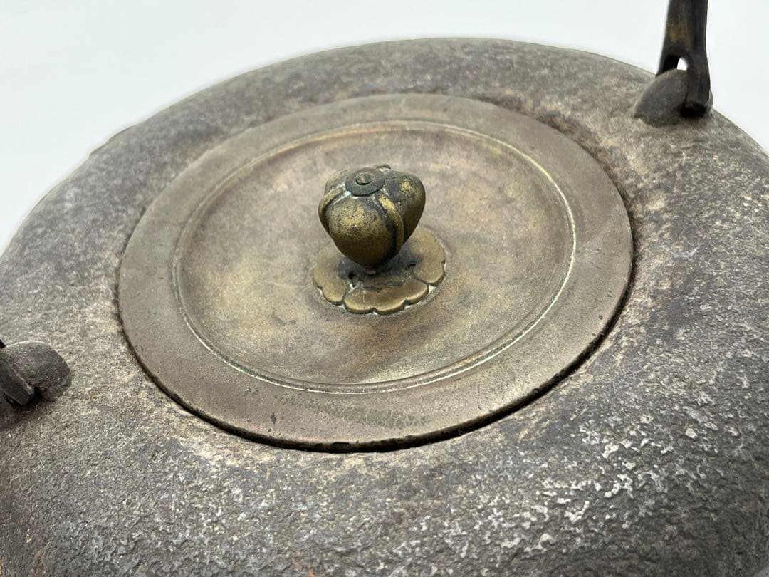 骨董　鉄瓶　龍文堂造　波模様