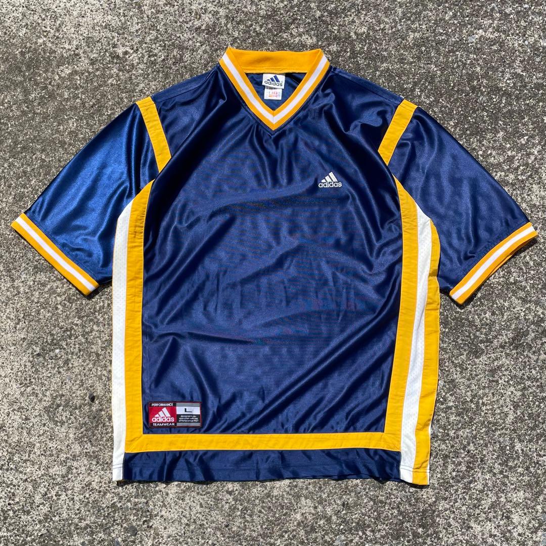 90s~00s adidas ロゴ刺繍 ツヤあり生地 大きめ 古着 アップウェア