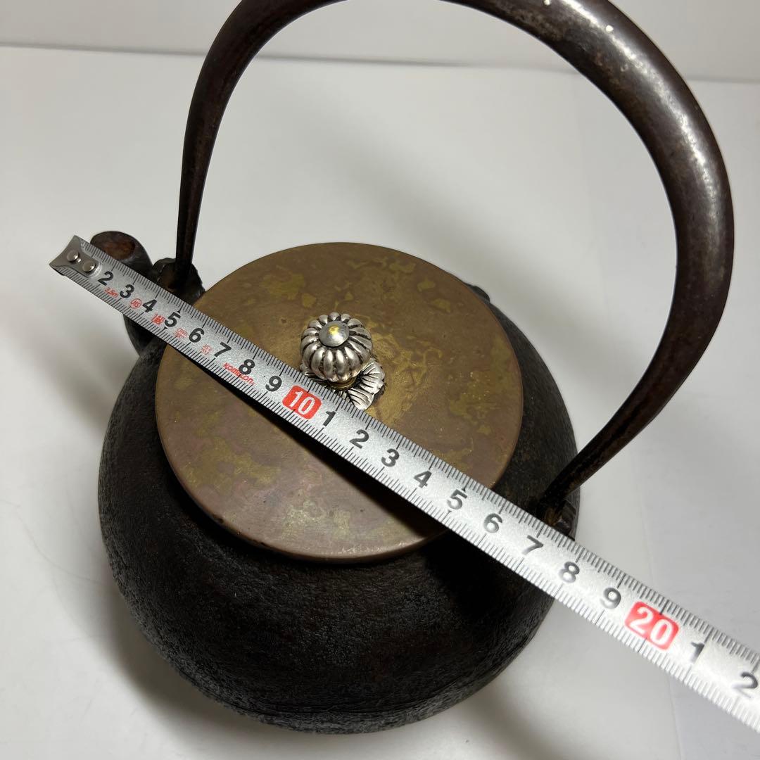 平安祥雲堂造　銀象嵌、銀摘鉄瓶　1530g 高約22㎝　東Y7-1105☆2F