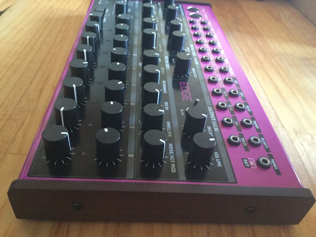 behringer EDGE アナログシンセサイザー