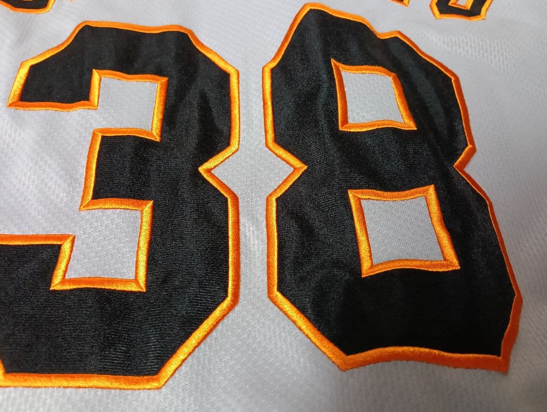 読売ジャイアンツ　巨人　岡本和真 選手サイン寄せ書き入りユニフォーム 38番時代