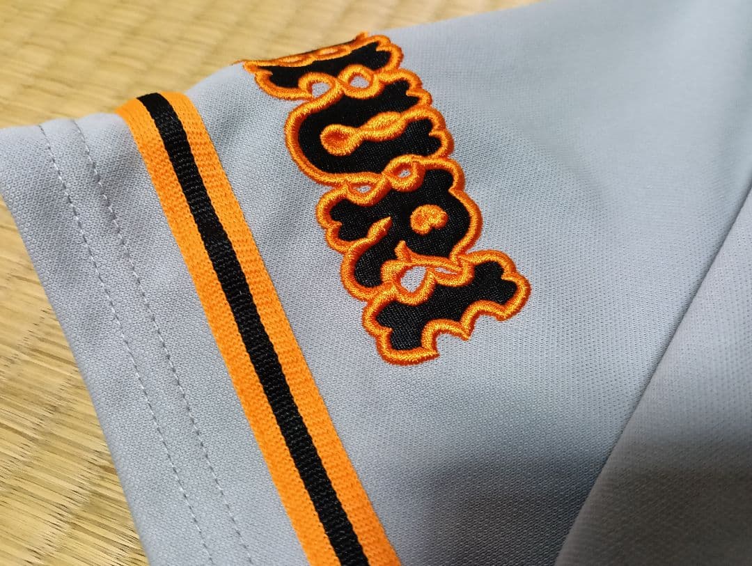 読売ジャイアンツ　巨人　岡本和真 選手サイン寄せ書き入りユニフォーム 38番時代