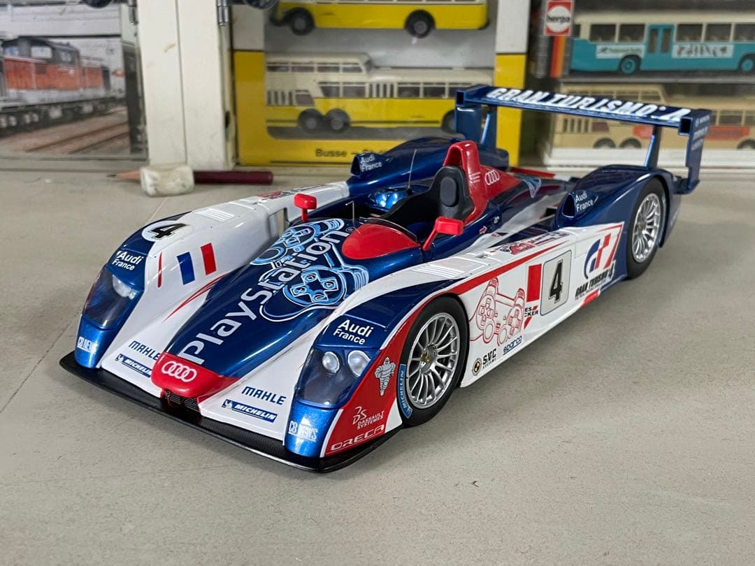 ミニカー Spark 1/18 Audi R8 PlayStation LM2005