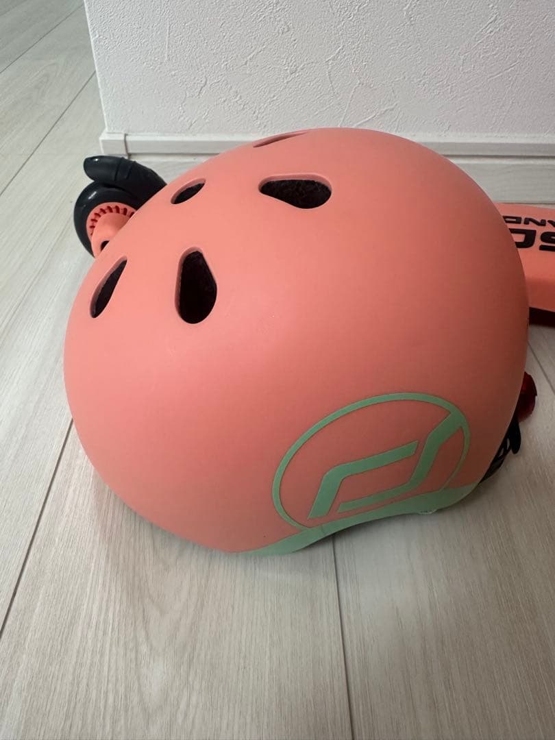 美品　Scoot and Ride キックスクーター ヘルメット付き