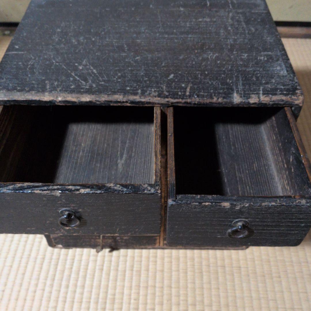 推定昭和初期　黒い木製6引き出しタンス