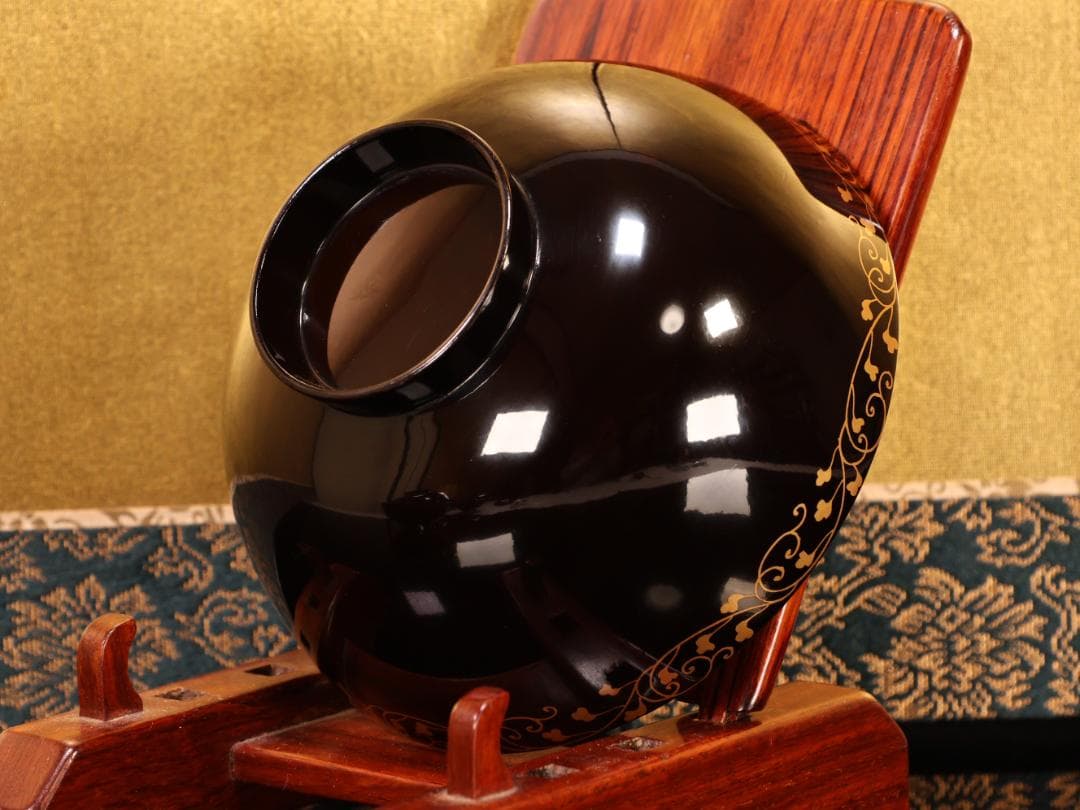 BK423　時代輪島塗　図替り　貝尽くし図金蒔絵　吸物椀　二客　木製　懐石 菓子