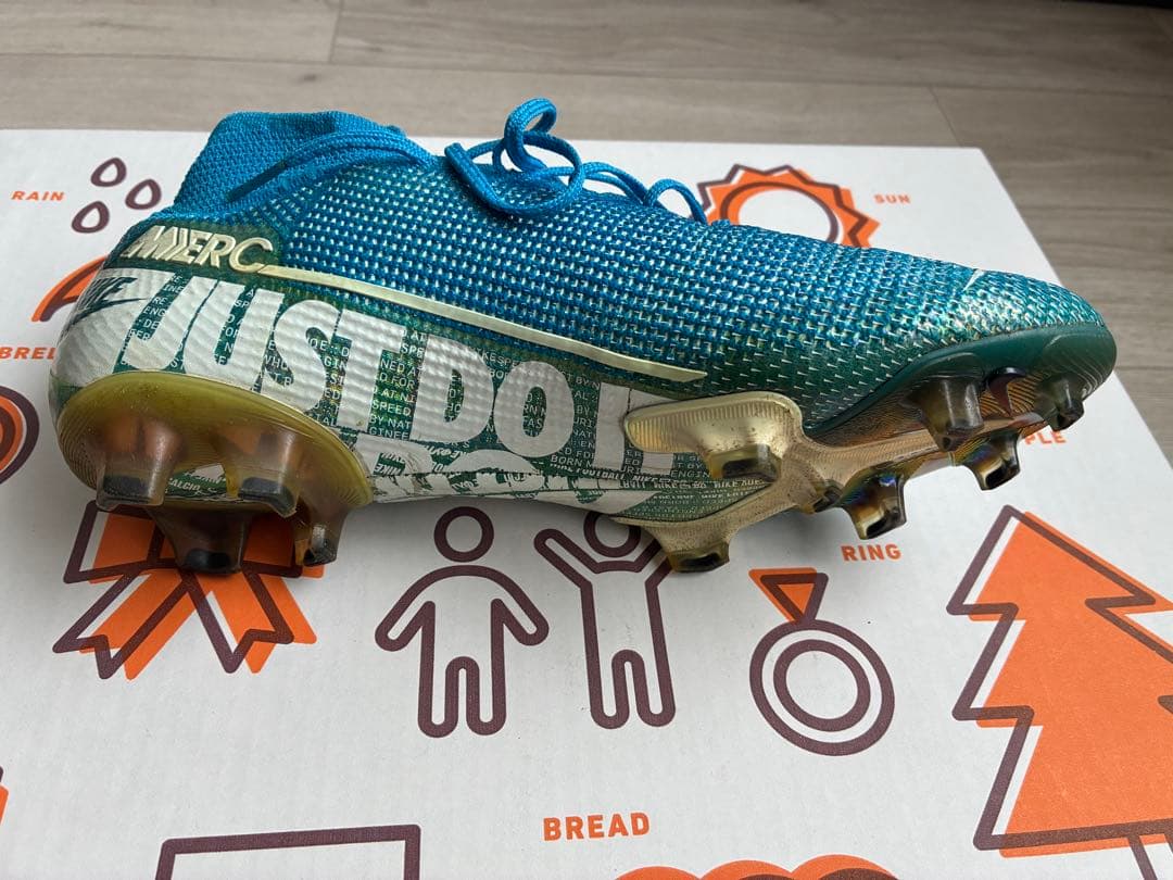 Nike Mercurial 青 ハイカット サッカーシューズ