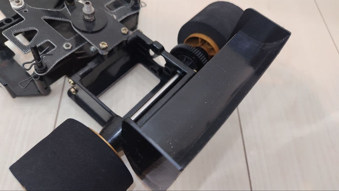 タミヤF103シャーシ