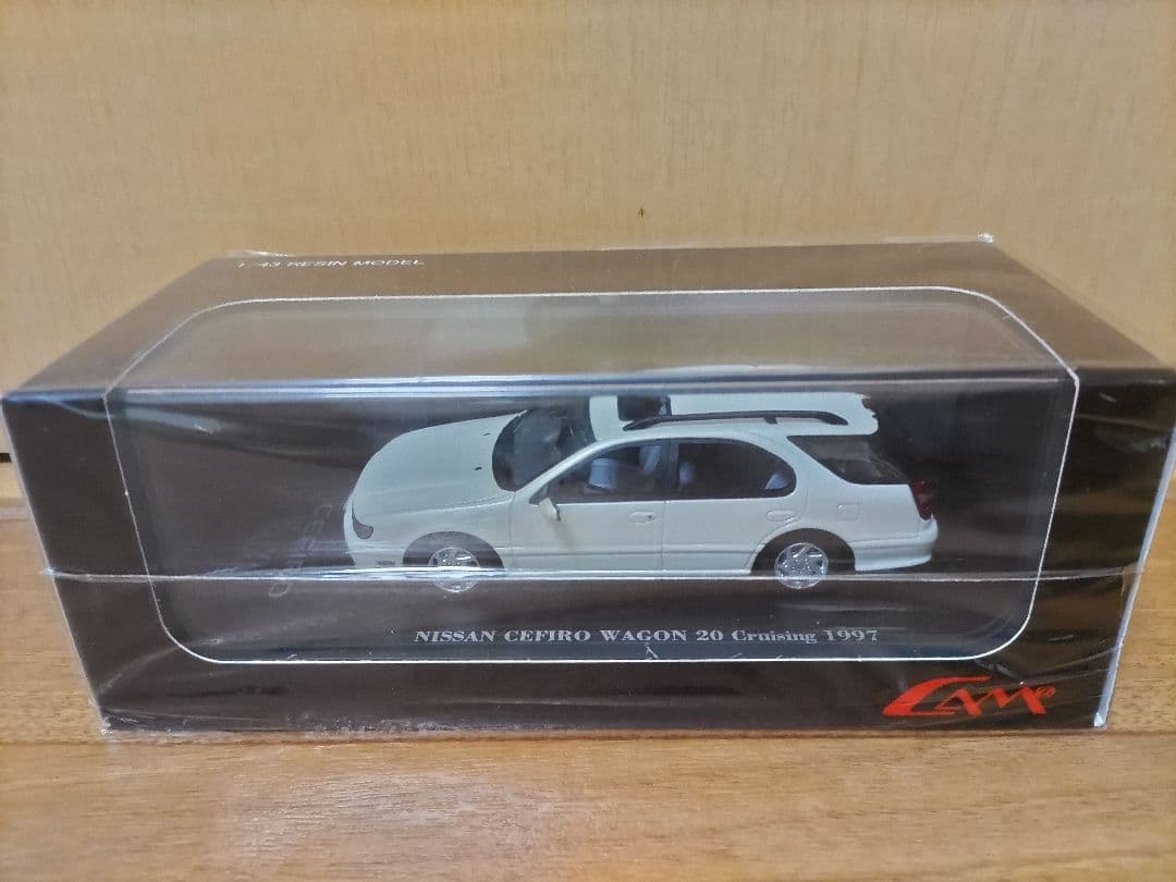 CAM@ 1/43 セフィーロ ワゴン WA32 1997年 プラチナホワイト