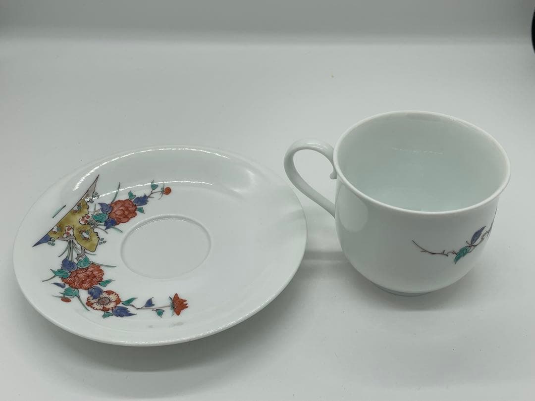 【未使用新品】十四代 柿右衛門 珈琲碗 カップ&ソーサー 錦 岩牡丹文 共箱付き