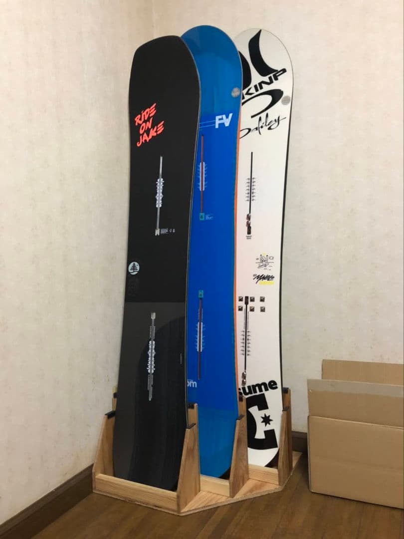 スノーボードディスプレイスタンドラック　３本用カラーウィールナット