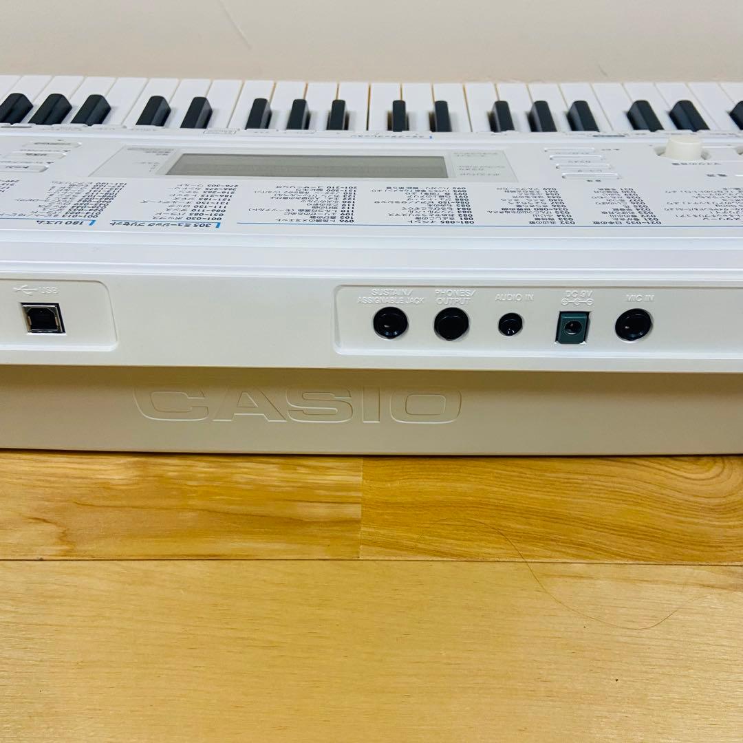 美品　CASIO LK208 光ナビゲーション キーボード 電子ピアノ カシオ