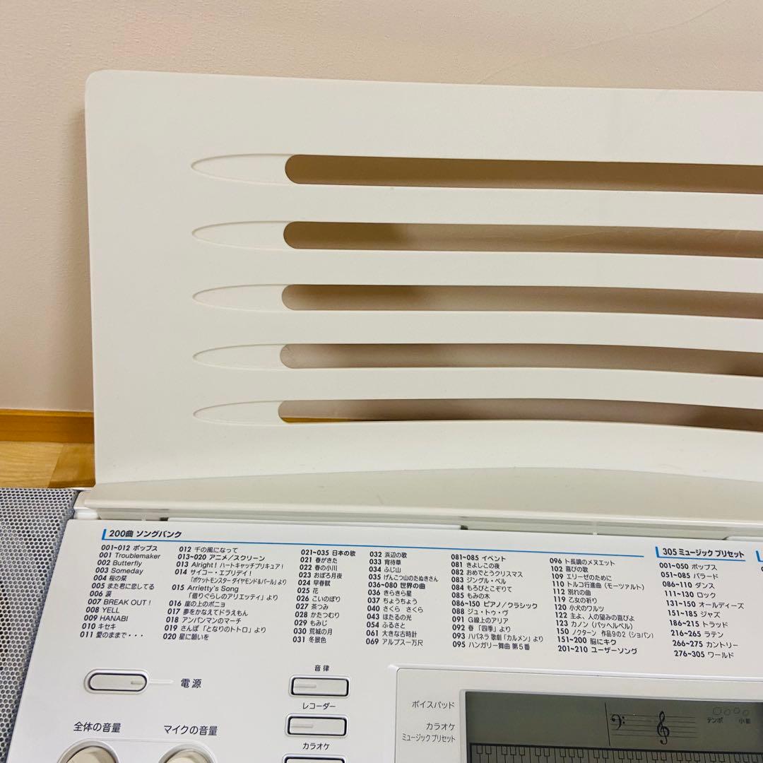 美品　CASIO LK208 光ナビゲーション キーボード 電子ピアノ カシオ