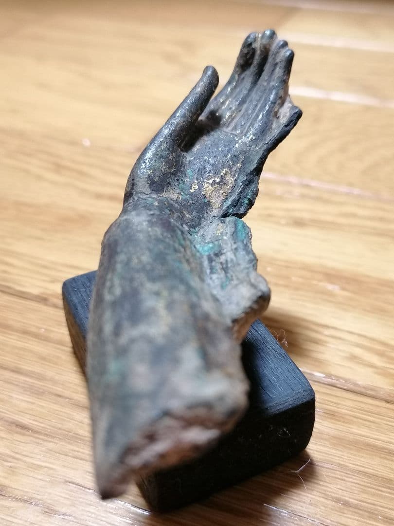 佛の手 救いの手