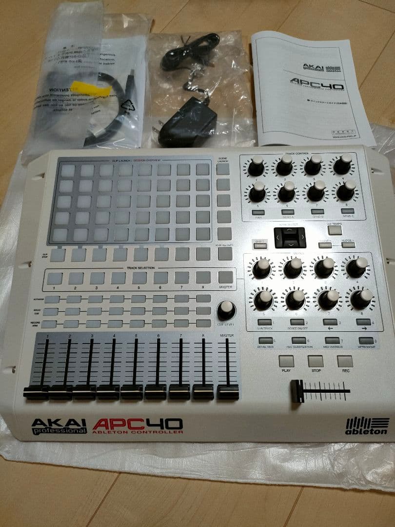 【未使用・限定カラー】AKAI APC40 Ableton コントローラー