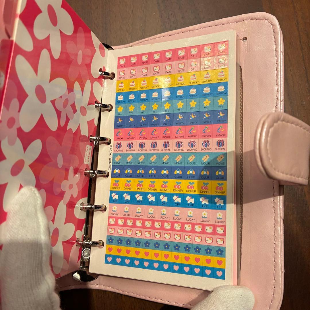 超レア！ハローキティ キルティング手帳型ケース