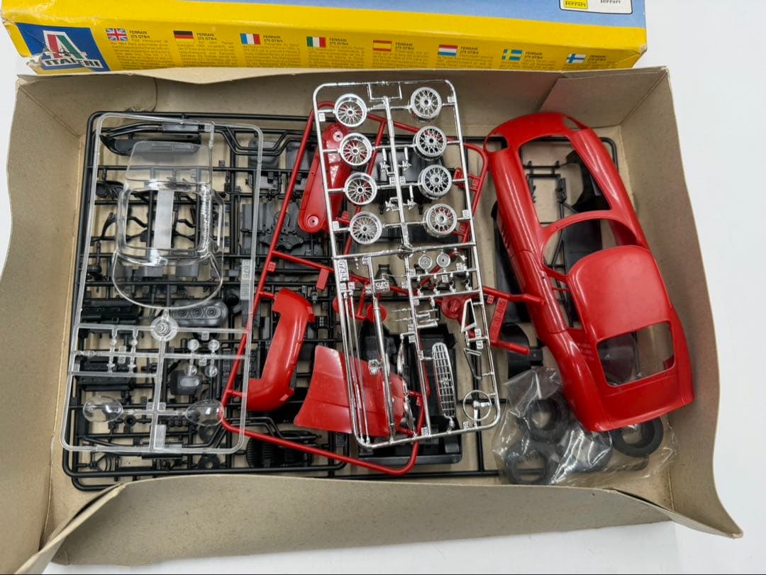 イタレリ Italeri プラモデル1/24 フェラーリ275GTB [676]