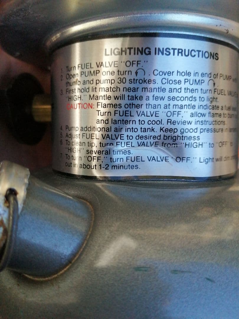 Colemanのランタン3台セット+おまけ2点です