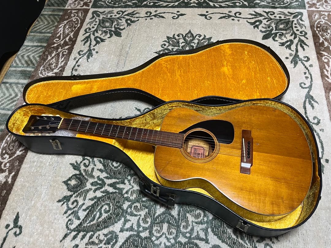 YAMAHA FG110 ヤマハロゴ 赤ラベル ハードケース付き