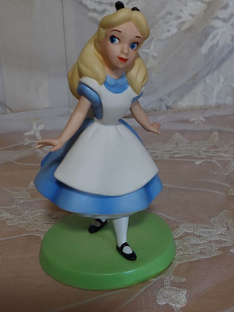 WDCC ★Curiouser and Curiouser