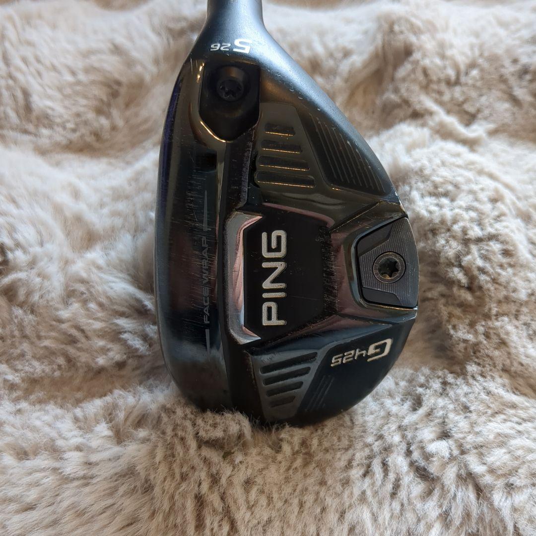 PING G425 ユーティリティクラブ、ロフト19度、ヘッドカバー付き。