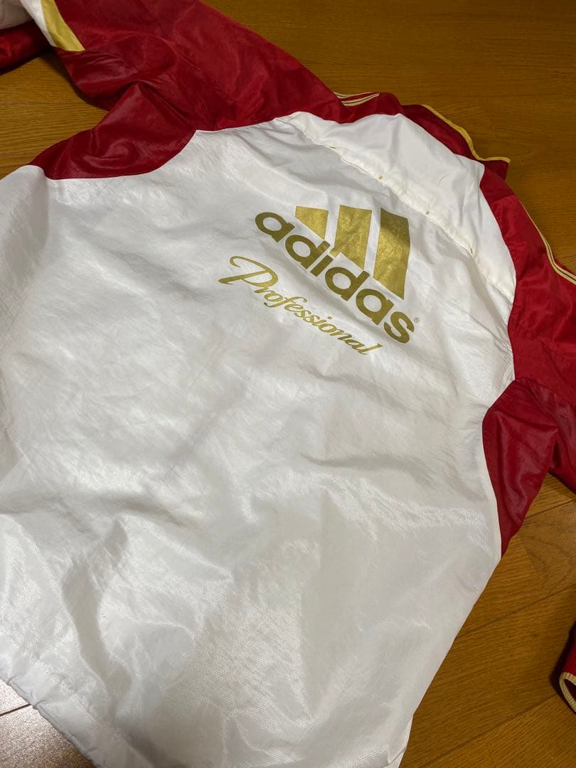 が*る様 アディダスプロフェッショナル ウインドブレーカーセットアップ 赤・白・