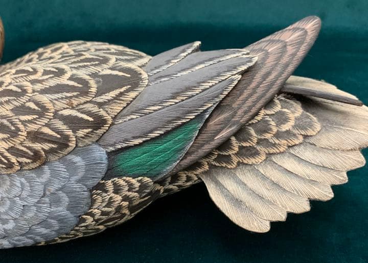 鴨、ハンドクラフトの木製彫像　美術工芸品