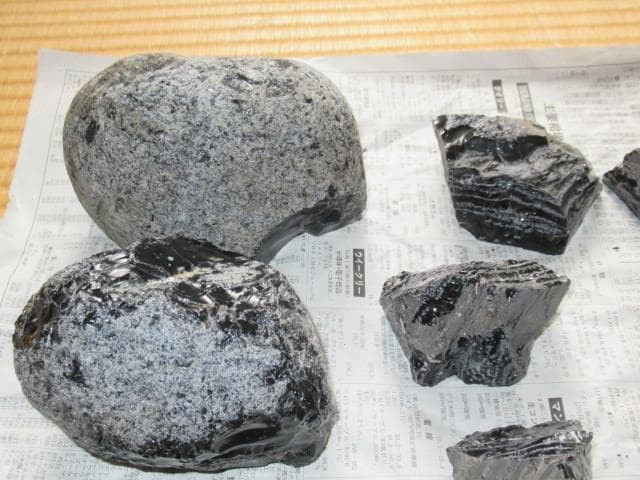 ◆北海道 十勝産原石 『黒曜石』 大中小21個